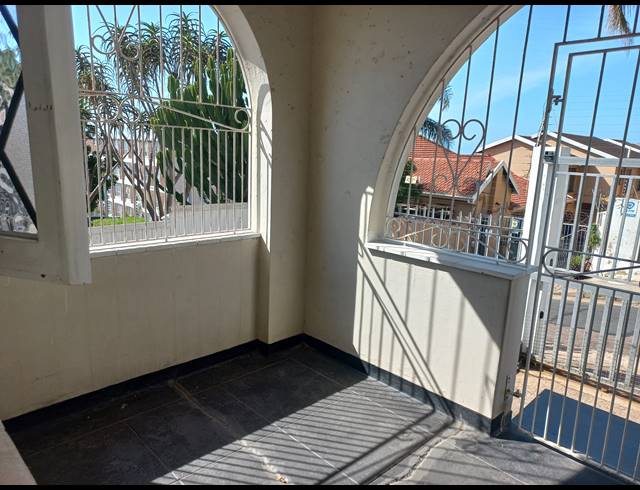 5 BEDROOM HOUSE TO LET IN MORNINGSIDE